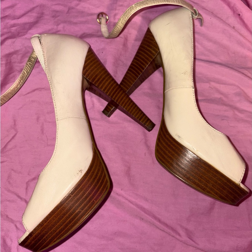 Collin Stewart cream open toe platform heels size 9